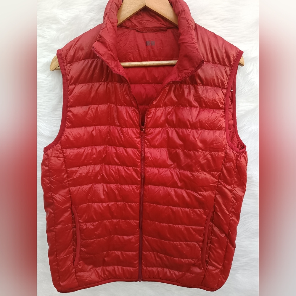 Uniqlo Puffer Vest - Picture 6 of 10